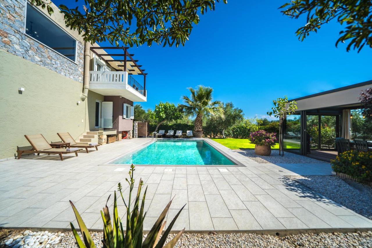 Petronila Luxury Villa With Heated Private Pool Kíssamos Exteriör bild