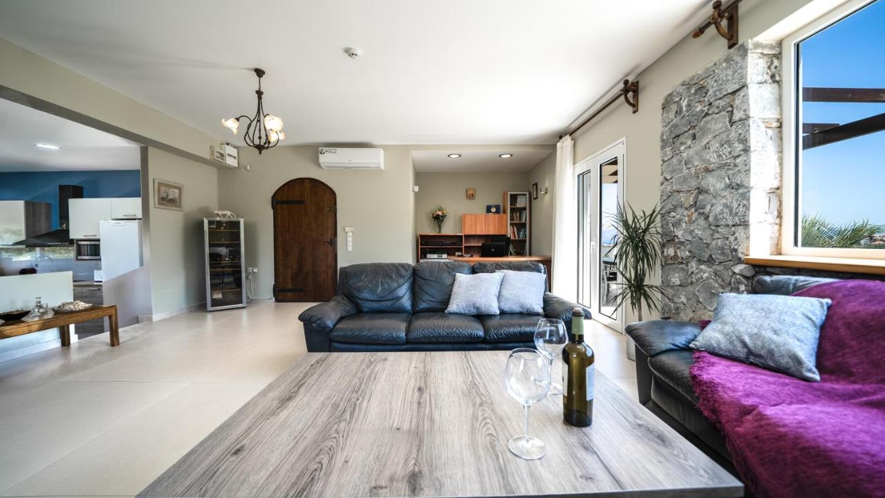 Petronila Luxury Villa With Heated Private Pool Kíssamos Exteriör bild