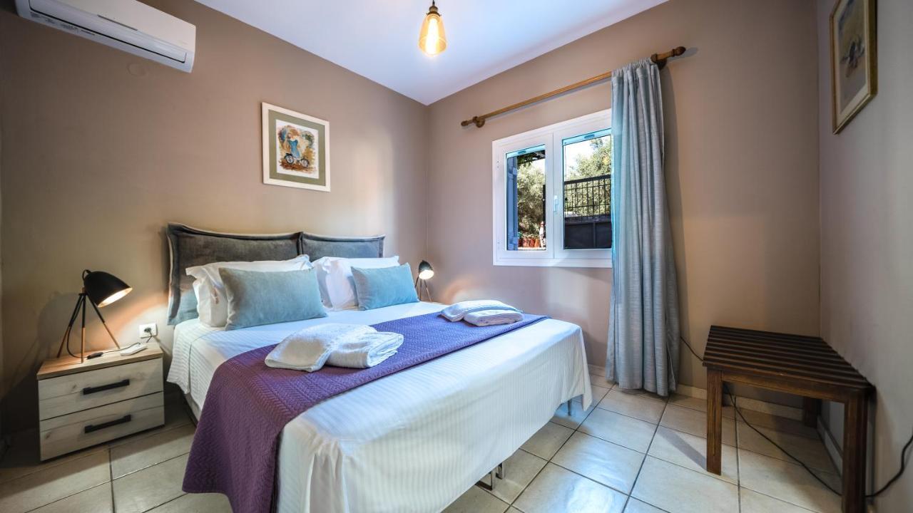 Petronila Luxury Villa With Heated Private Pool Kíssamos Exteriör bild