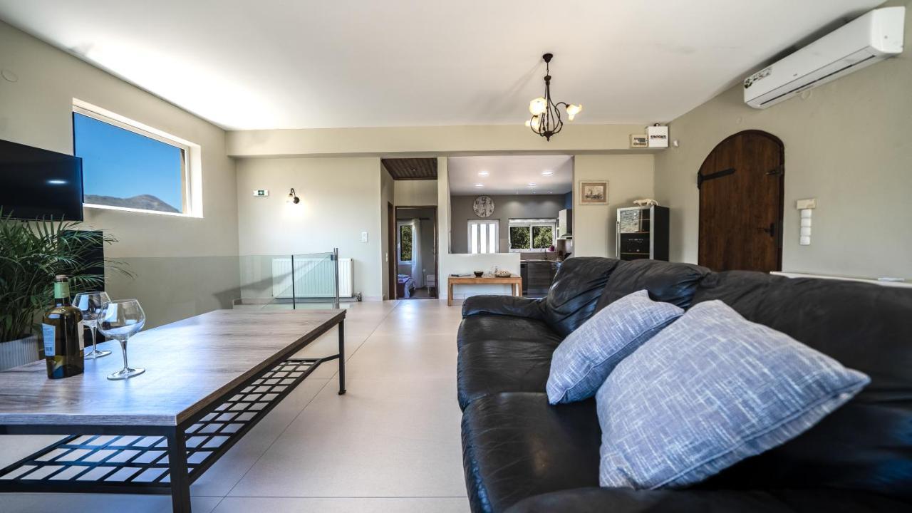 Petronila Luxury Villa With Heated Private Pool Kíssamos Exteriör bild